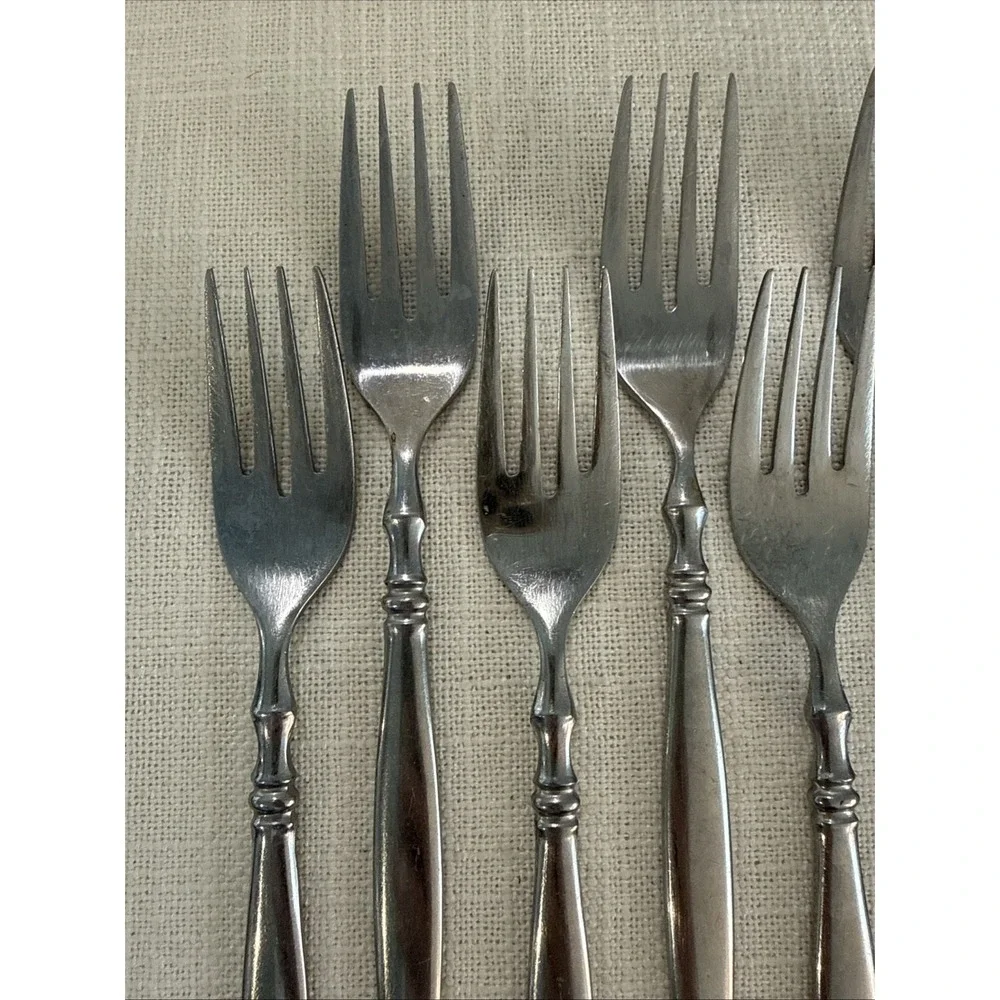 Reed &‎ Barton PERTH Stainless Flatware 7 Salad Forks 6 5/8